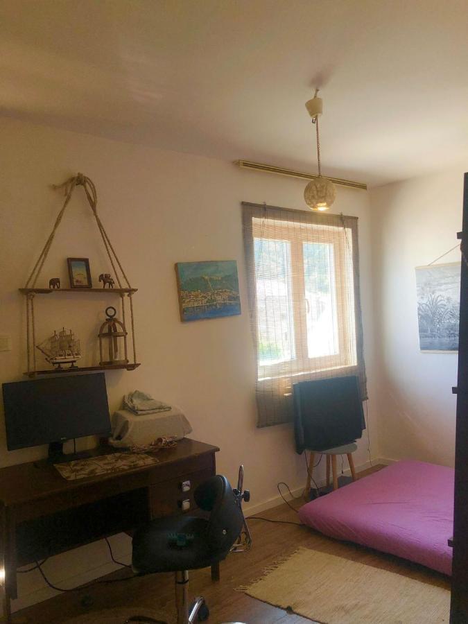 Double Room With Shared Bathroom Split Exterior foto